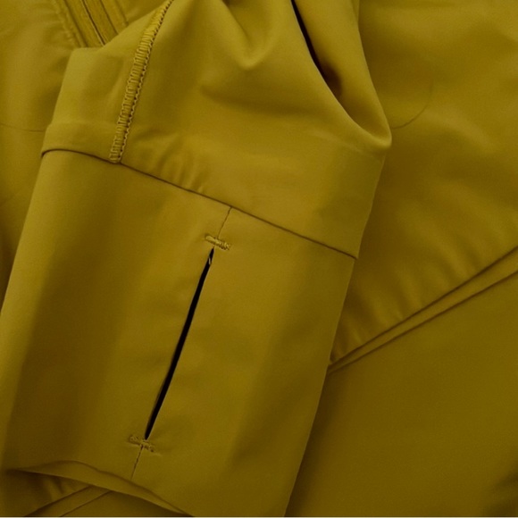 Lululemon Jacket - Picture 5 of 7